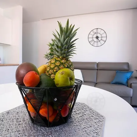 Lara Apartment *